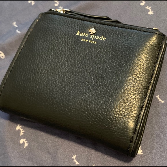 kate spade Handbags - Authentic Kate Spade Mulberry Street Wallet